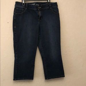 🌸 Cute denim capris!